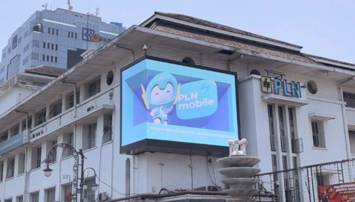 Kolaborasi PLN Icon Plus dan AMG : Hadirkan Inovasi Visual, Pengalaman Videotron 3D Anamorphic di Bandung